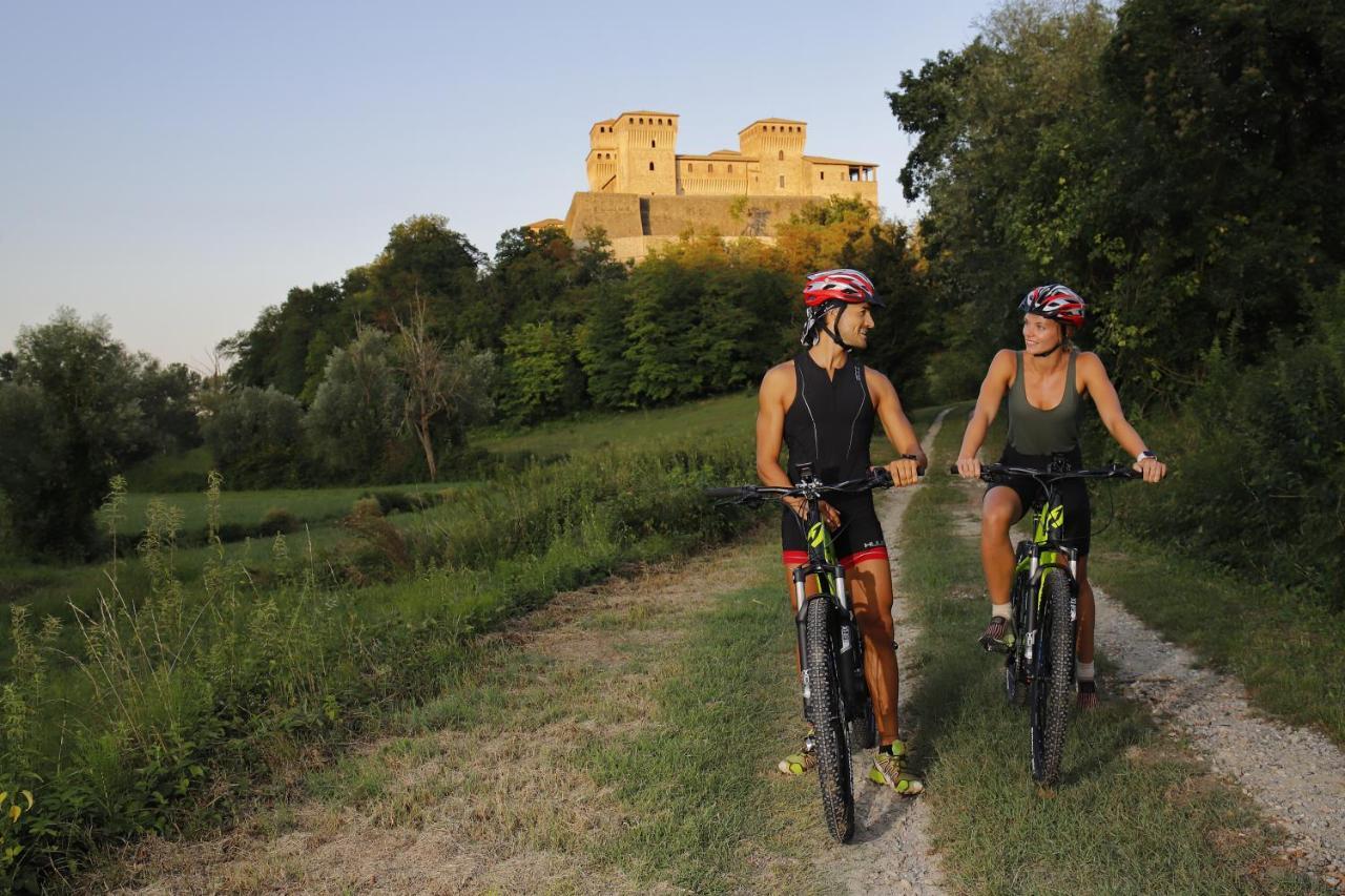 La Locanda Del Borgo Torrechiara Eksteriør bilde
