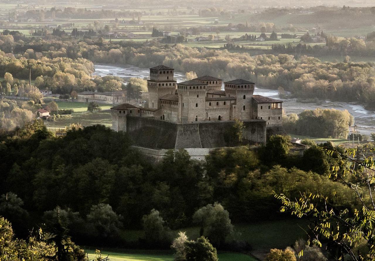 La Locanda Del Borgo Torrechiara Eksteriør bilde