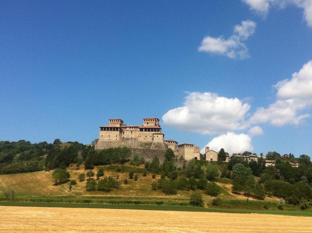 La Locanda Del Borgo Torrechiara Eksteriør bilde