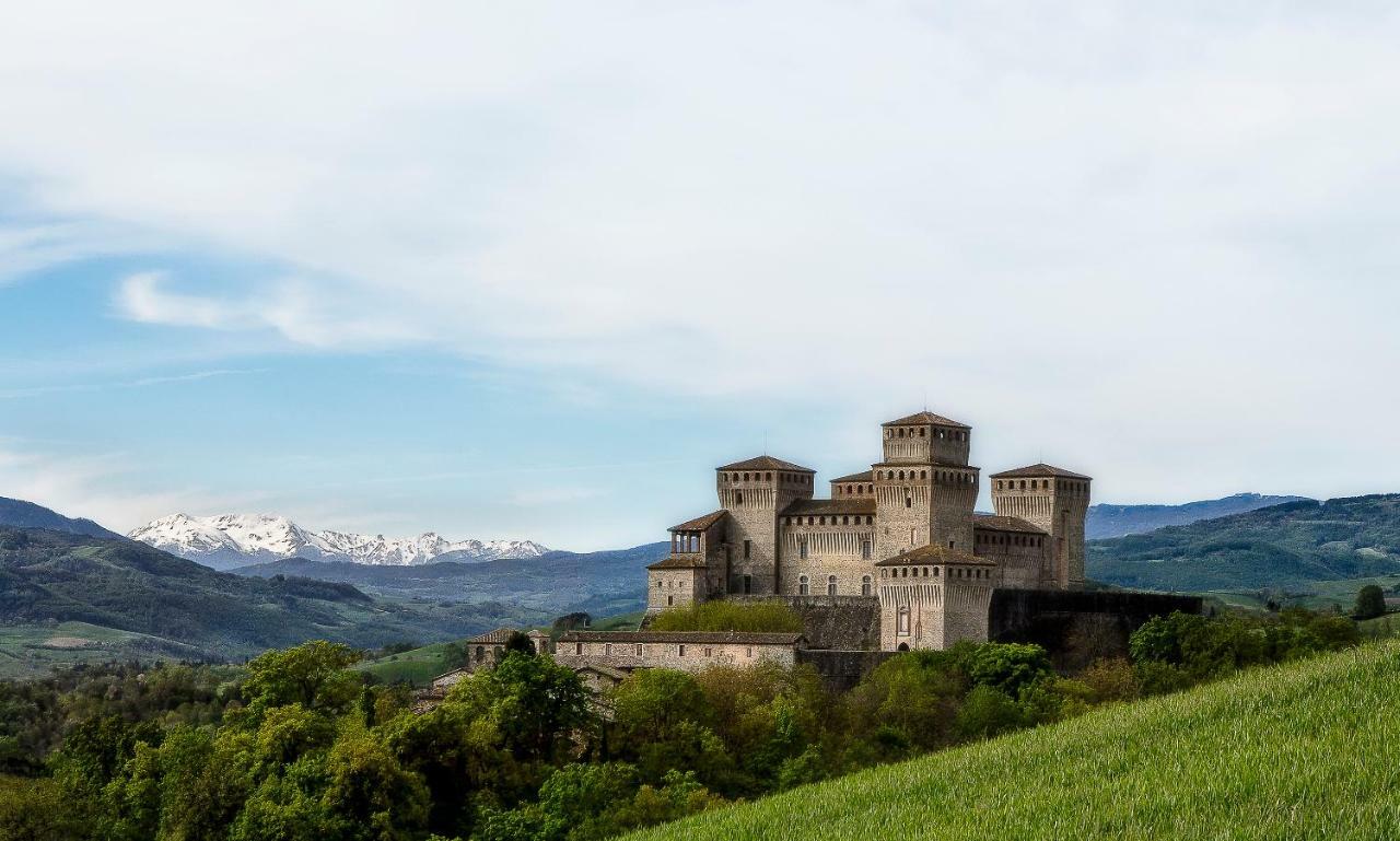 La Locanda Del Borgo Torrechiara Eksteriør bilde